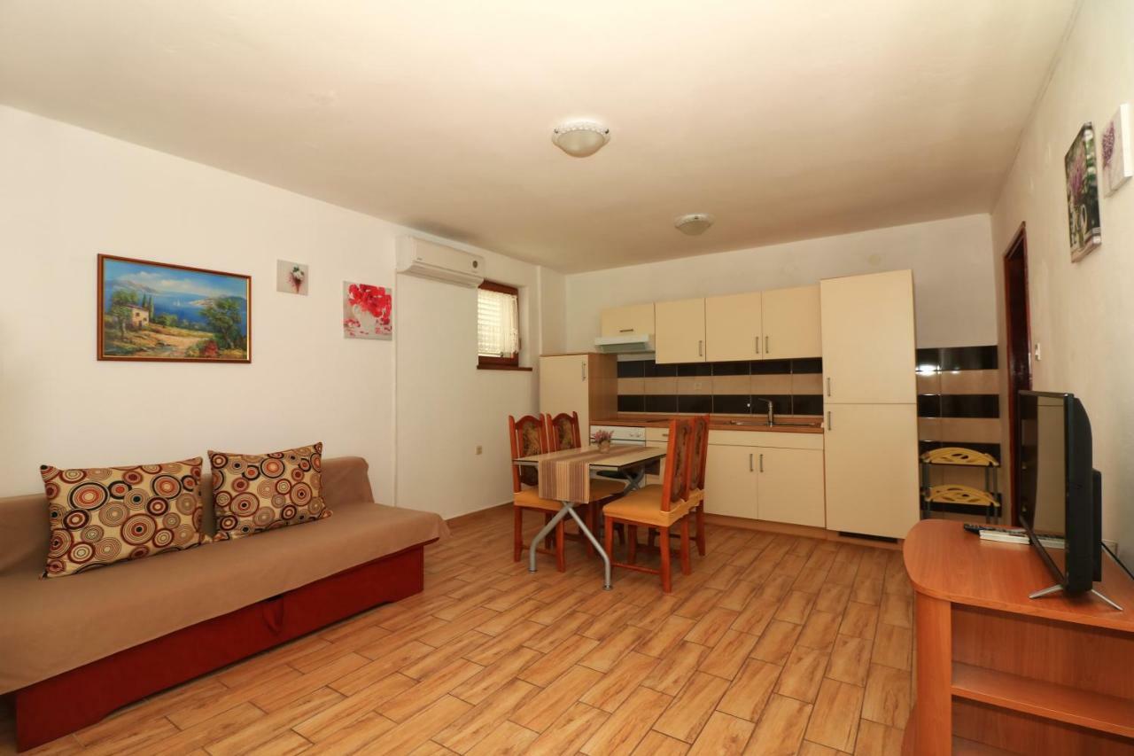 Apartments Sladana Jezera Luaran gambar